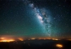 在尘埃中仰望星辰