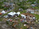 美国多地遭遇龙卷风 死亡人数升至40人
