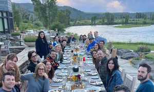 《娱乐圈好友聚会曝光，大咖明星罕见同框》