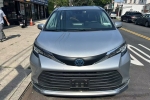 出售2022年 Toyota sienna XLE AWD里程39000迈数，8人座