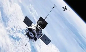 美国巨型探测器，提前坠落地球