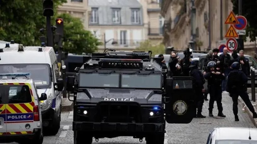 一携带爆炸物男子闯入伊朗驻法国使馆领事处，已被警方逮捕