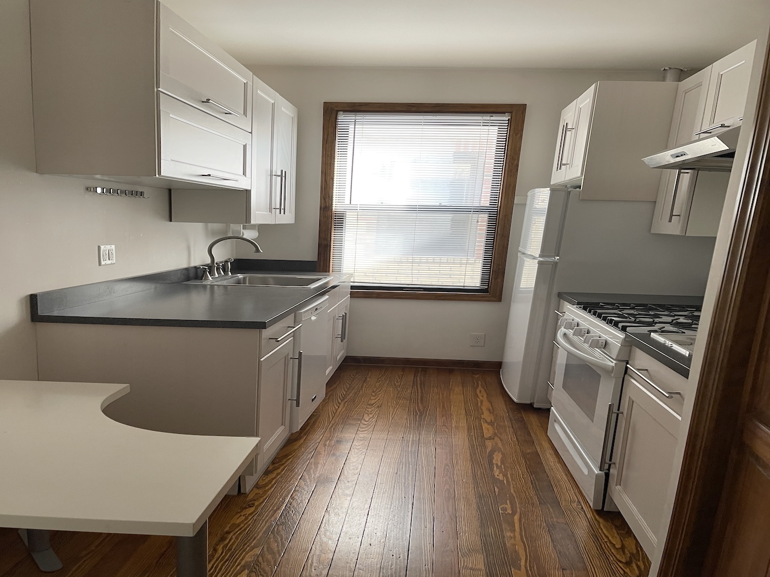 纽约市区无佣金租房_皇后区Sunnyside一室一厅