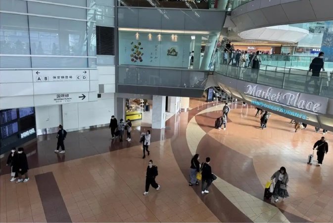 日本全日空一波音787客机空中发生发动机故障