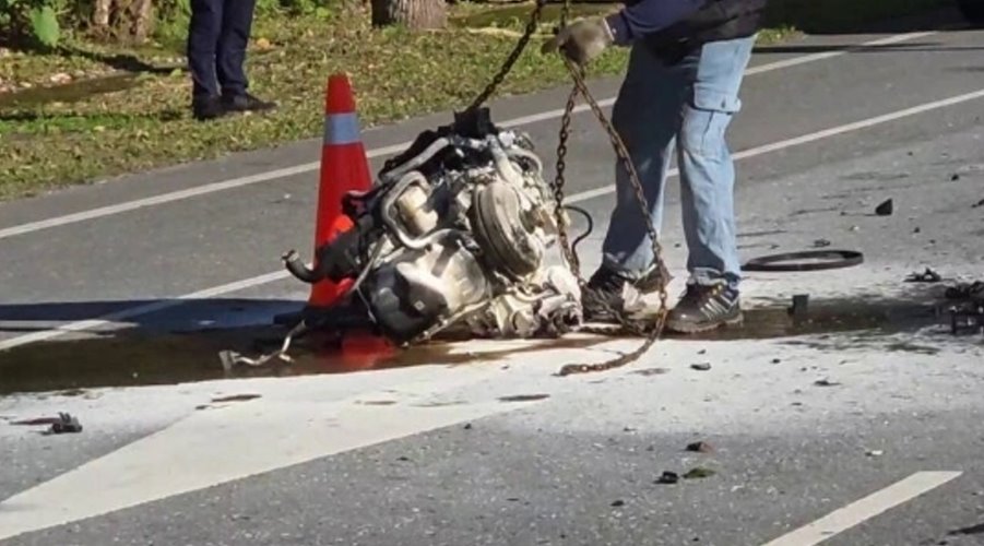 “发动机喷飞起火”！台媒：花莲空军一士兵驾车失控，猛撞道路分隔带身亡